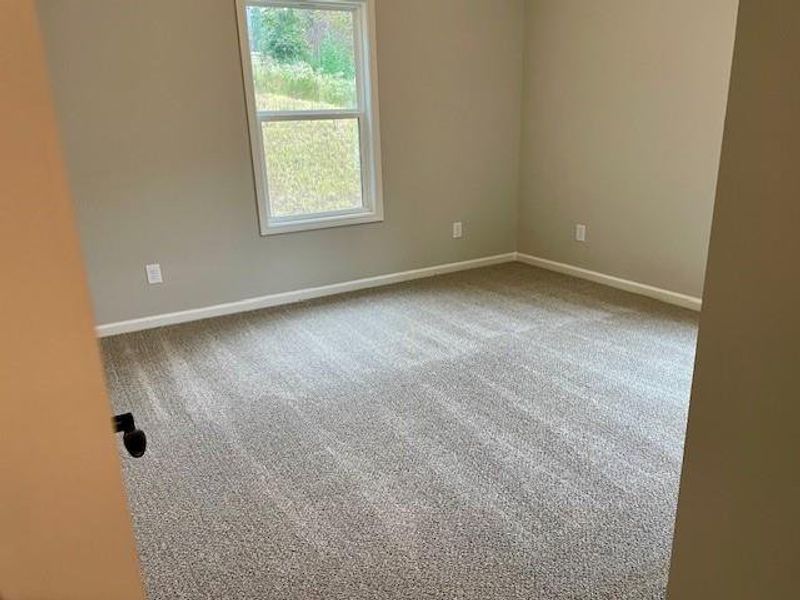 Spacious, unfurnished interior of a new home in , Waleska (Image 8).