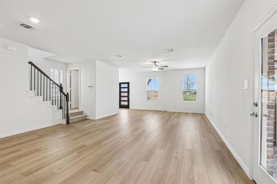 Spacious, unfurnished interior of a new home in Oak Ridge Park, Corinth (Image 31).