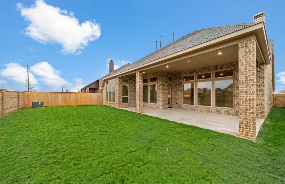 Representative exterior details of a home built from the 3326 by Ravenna Homes in Cross Creek West, Fulshear (Image 3).