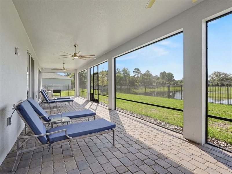 Exterior details and patio area of a home in , Oviedo (Image 25).