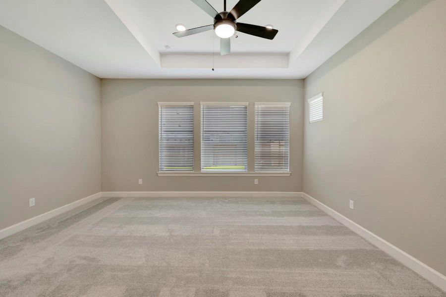 Spacious, unfurnished interior of a new home in Riceland - Summit Collection, Mont Belvieu (Image 25).