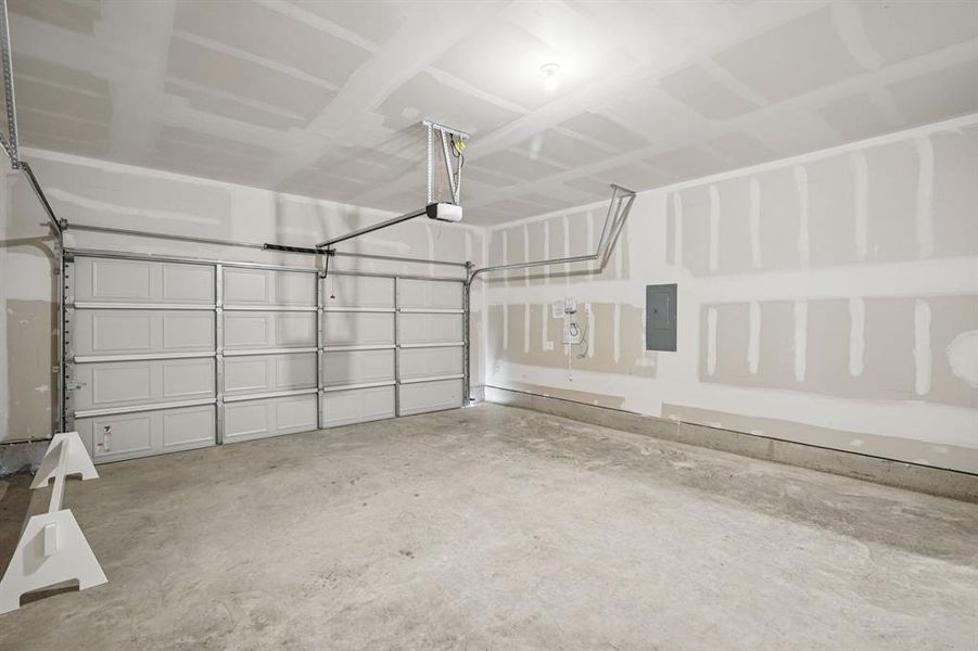 Photo is not of the actual home, but is an inspirational photo of builder’s model home and may depict options, furnishings, and/or decorator features that are not included. Photo is not of the actual home, but is an inspirational photo of builder’s model home and may depict options, furnishings, and/or decorator features that are not included.