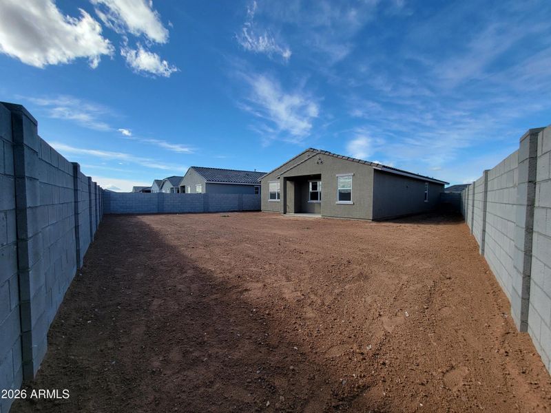 Rancho Mirage Holly - D