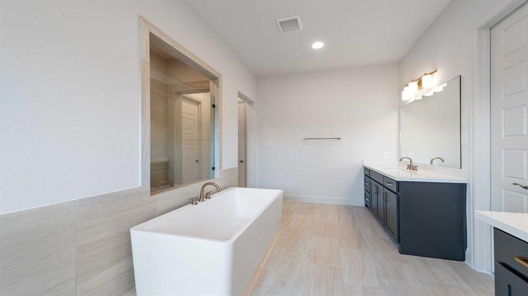 Furnished interior view inside a new home in Terraces 62', Rockwall (Image 9). Furnished interior view inside a new home in Terraces 62', Rockwall (Image 9).