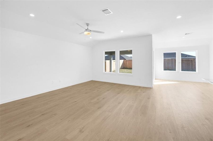 Spacious, unfurnished interior of a new home in Tamarron, Fulshear (Image 18). Spacious, unfurnished interior of a new home in Tamarron, Fulshear (Image 18).