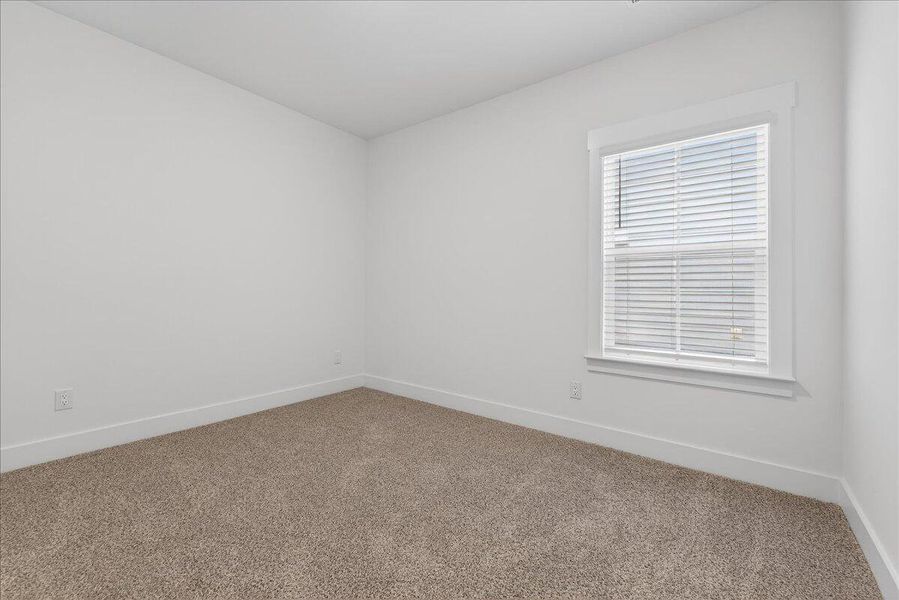 Spacious, unfurnished interior of a new home in , Summerville (Image 34).
