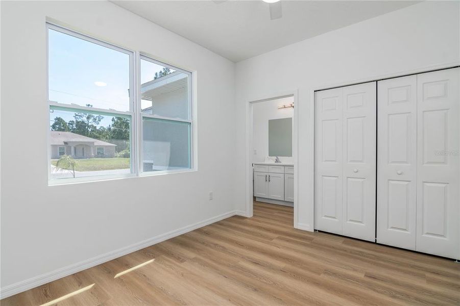 Spacious, unfurnished interior of a new home in , Palm Bay (Image 28).
