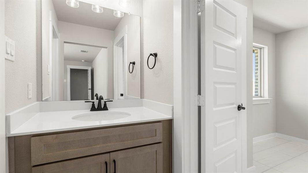 23. 1527 Bridlepath - 3RD Bath