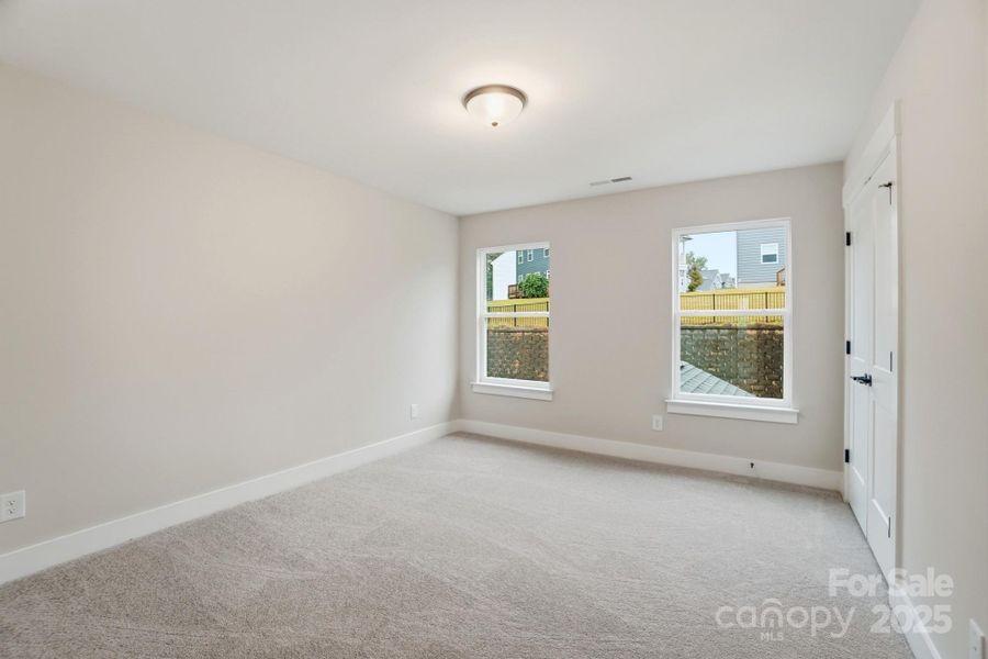 Spacious, unfurnished interior of a new home in Summerlin, Mooresville (Image 32).