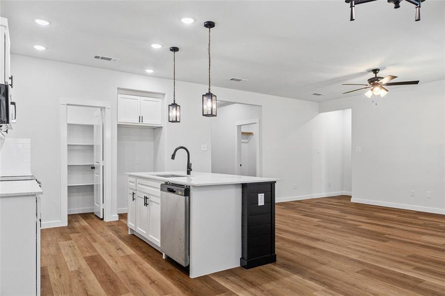 Furnished interior view inside a new home in , Celeste (Image 6).