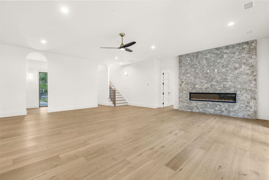 Spacious, unfurnished interior of a new home in , Mount Pleasant (Image 44).