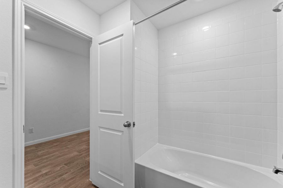 Furnished interior view inside a new home in Paramount, Kyle (Image 10).