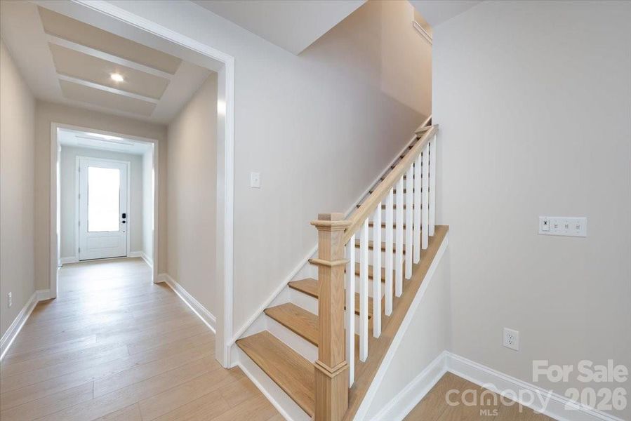 Oak box stairs with open rails