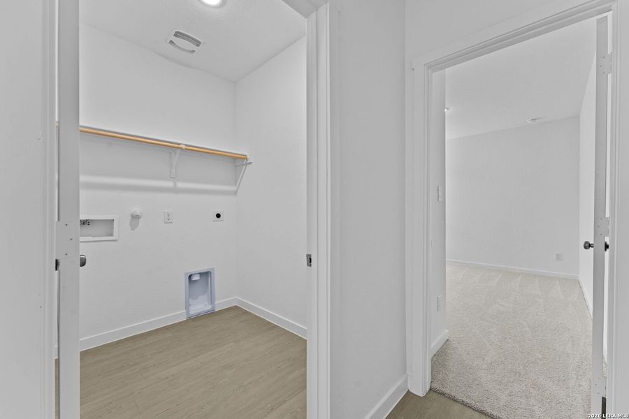Spacious, unfurnished interior of a new home in Sky Ranch, New Braunfels (Image 21).