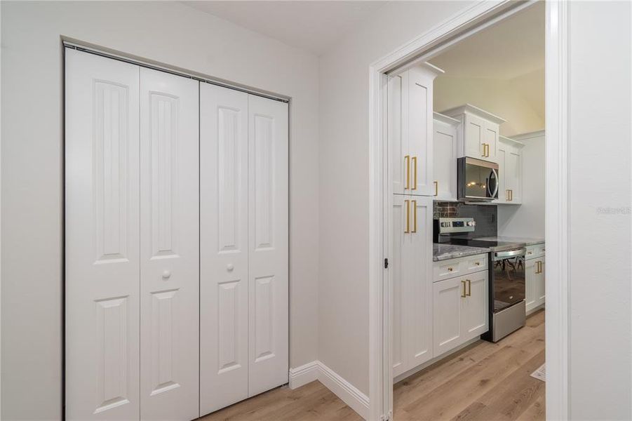 Furnished interior view inside a new home in , Dunnellon (Image 9).