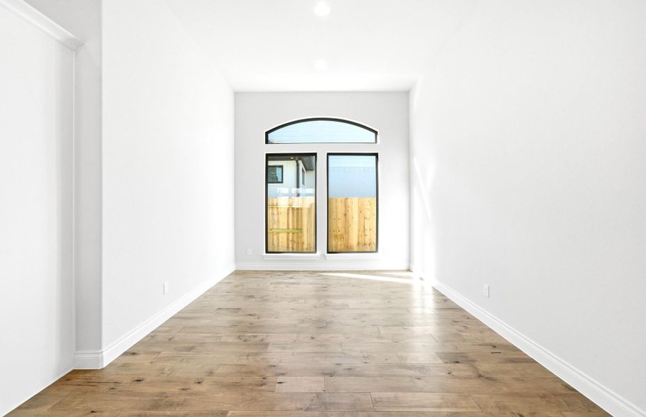 Spacious, unfurnished interior of a new home in Artavia 70′, Conroe (Image 31).