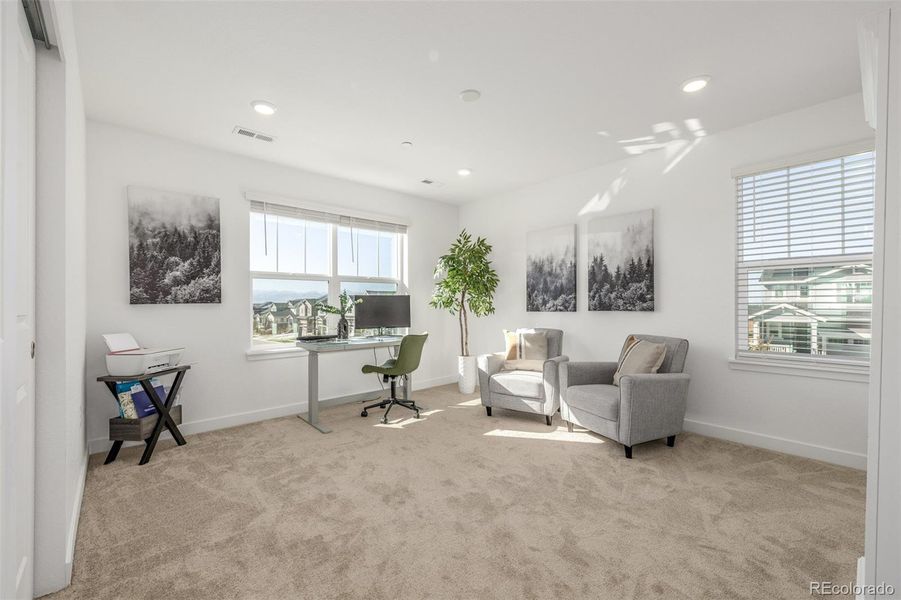 Loft with Closet Loft with Closet