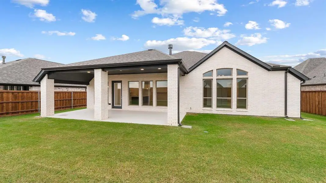 Exterior details and patio area of a home in Myrtle Creek 60', Waxahachie (Image 3).