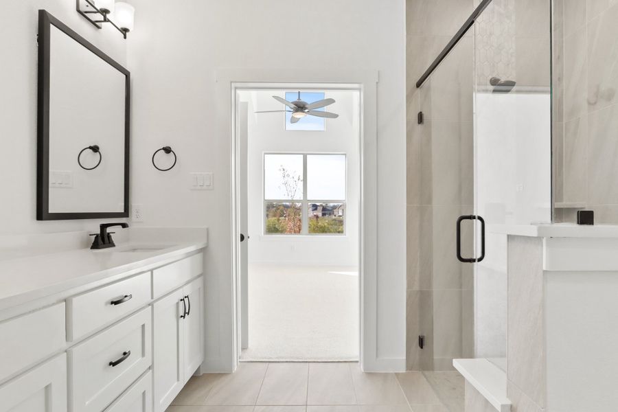 Furnished interior view inside a new home in Cottonwood Creek, Rowlett (Image 9).