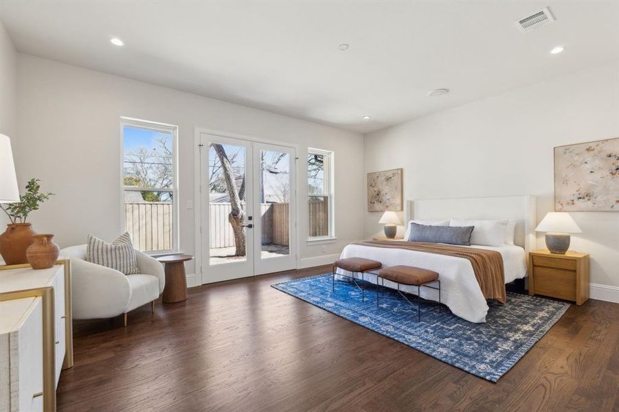 Furnished interior view inside a new home in , Dallas (Image 15).