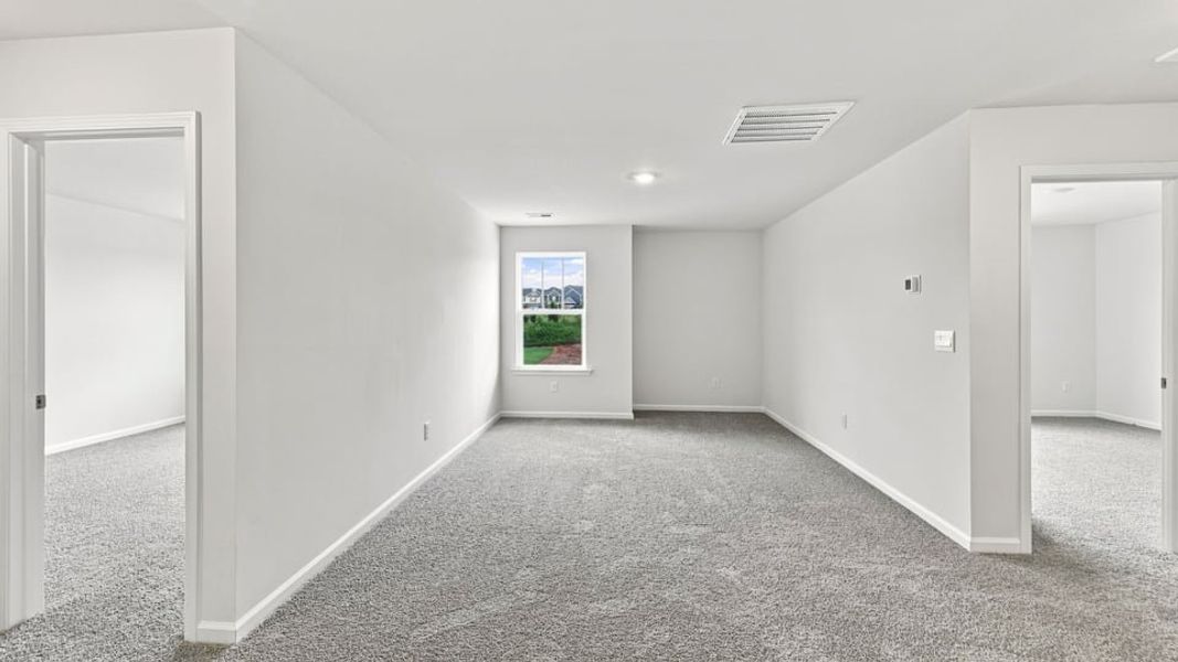 Spacious, unfurnished interior of a new home in Hunters Ridge, Woodruff (Image 30).