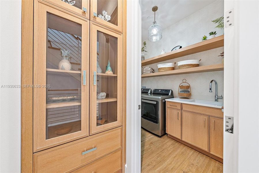 Furnished interior view inside a new home in , Fort Pierce (Image 12).