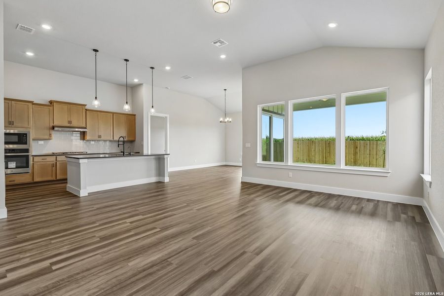 Spacious, unfurnished interior of a new home in Weltner Farms 60’s, New Braunfels (Image 33). Spacious, unfurnished interior of a new home in Weltner Farms 60’s, New Braunfels (Image 33).