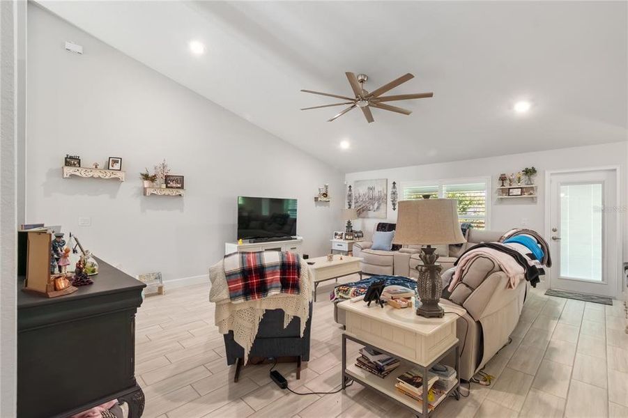 Furnished interior view inside a new home in , Dunnellon (Image 13).