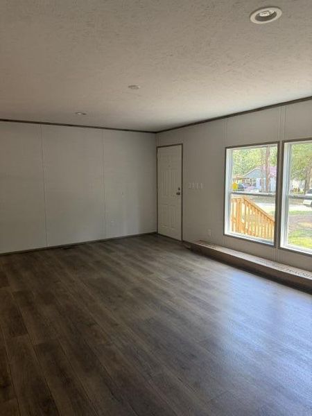 Spacious, unfurnished interior of a new home in , Summerton (Image 14).