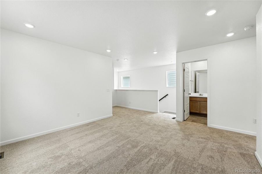 2086 Wagon Wheel Aly ~ Ready Now