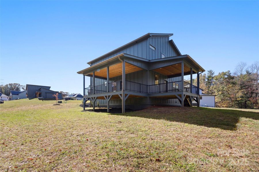 Community amenities in , Asheville (Image 24).