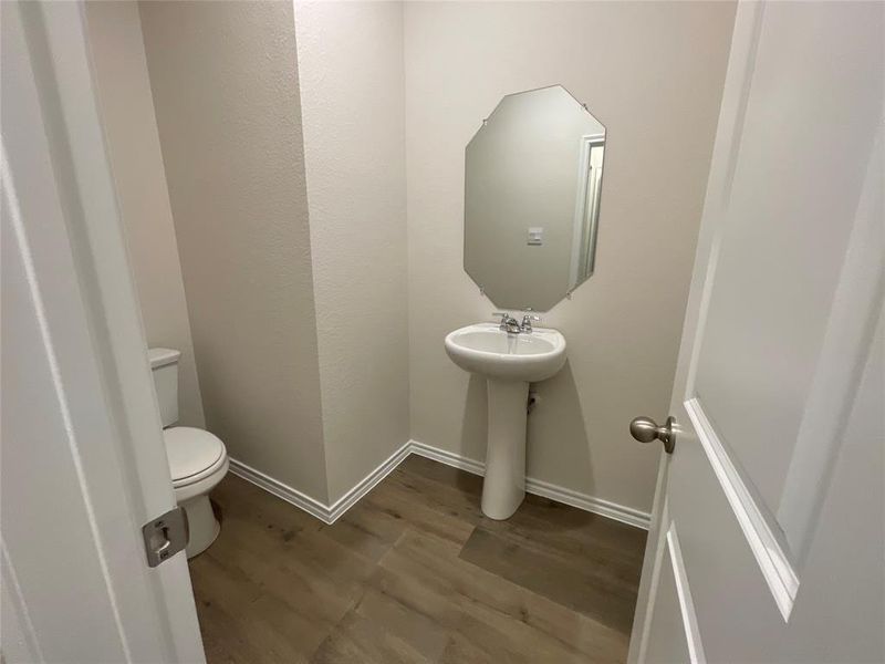 Furnished interior view inside a new home in Elevon, Lavon (Image 6).