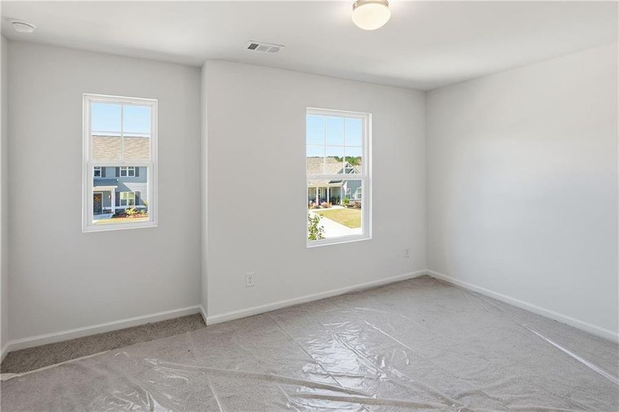 Spacious, unfurnished interior of a new home in Creekside Landing, Dallas (Image 24).