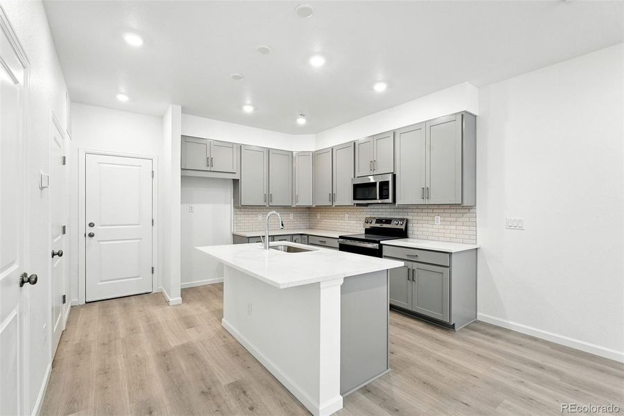 17115 W 91st Lane ~ Ready Now 17115 W 91st Lane ~ Ready Now