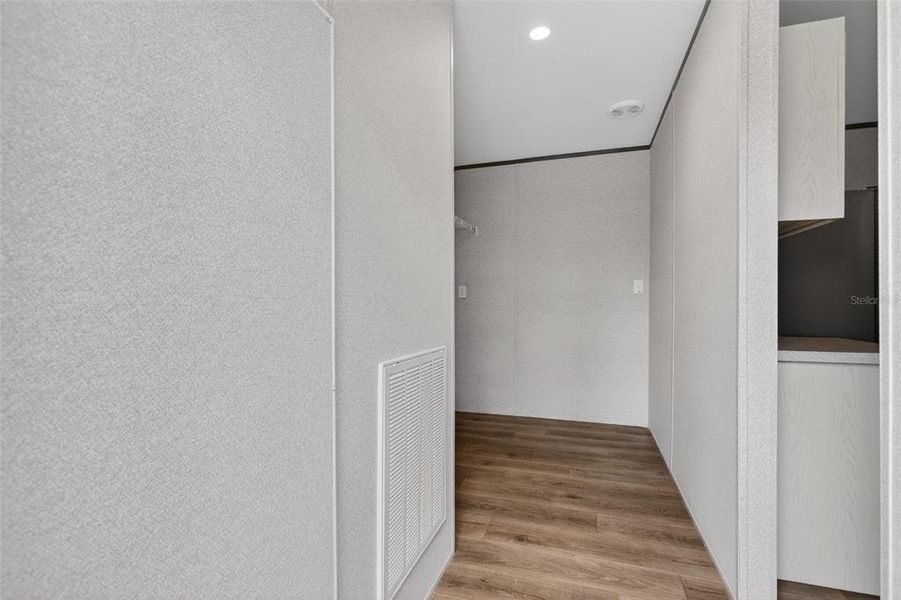 Spacious, unfurnished interior of a new home in , Interlachen (Image 15).