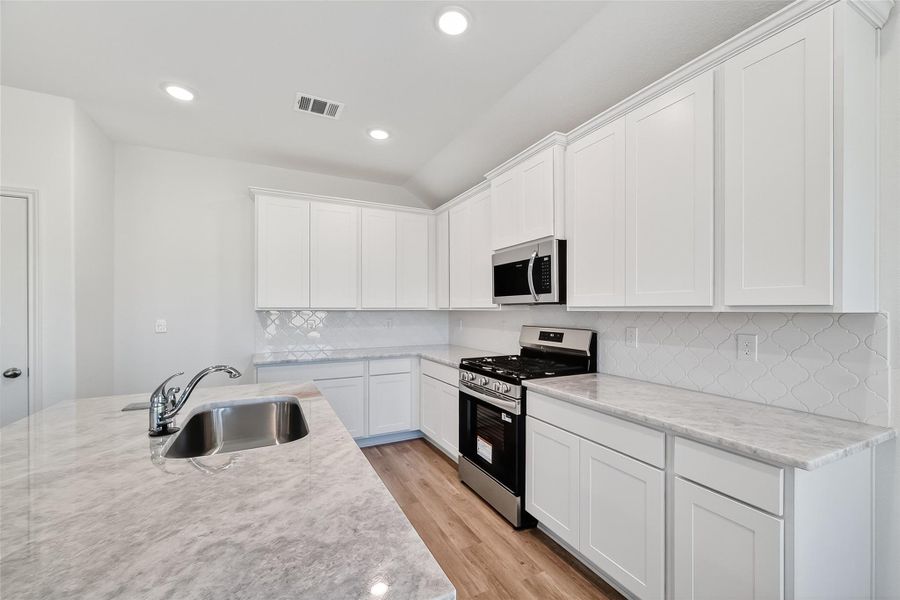 Furnished interior view inside a new home in Rollingbrook Estates, Baytown (Image 8).