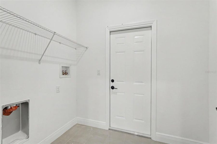 Spacious, unfurnished interior of a new home in , Palm Bay (Image 27).