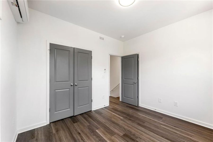 Spacious, unfurnished interior of a new home in , Atlanta (Image 13).