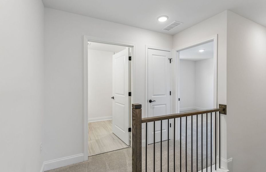 Spacious, unfurnished interior of a new home in Del Webb Southern Harmony, Murfreesboro (Image 20).