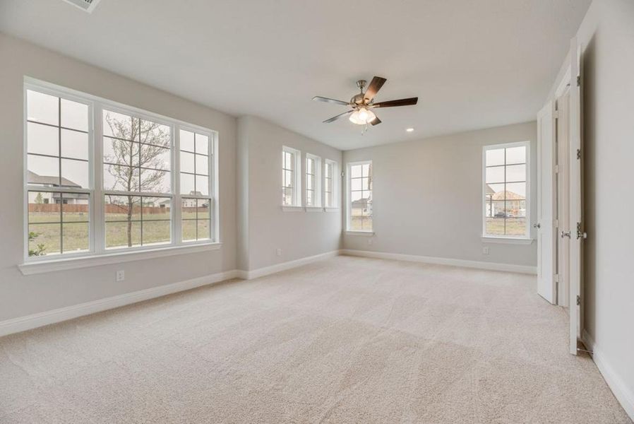 Spacious, unfurnished interior of a new home in Trails at Cottonwood Creek, Rowlett (Image 12).
