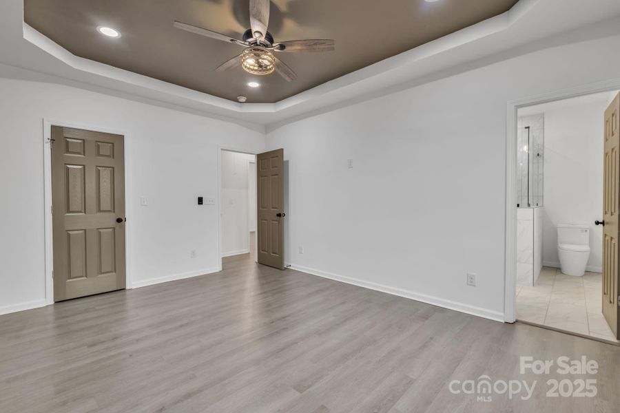 Spacious, unfurnished interior of a new home in , Shelby (Image 29).