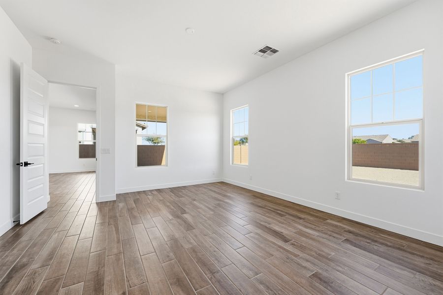 Spacious, unfurnished interior of a new home in Legado, Queen Creek (Image 20). Spacious, unfurnished interior of a new home in Legado, Queen Creek (Image 20).