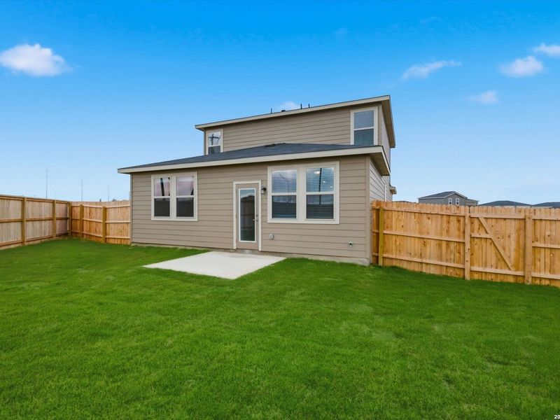 Exterior details and patio area of a home in Agave, San Antonio (Image 4).