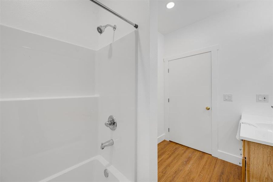 Spacious, unfurnished interior of a new home in , Sumner (Image 18).