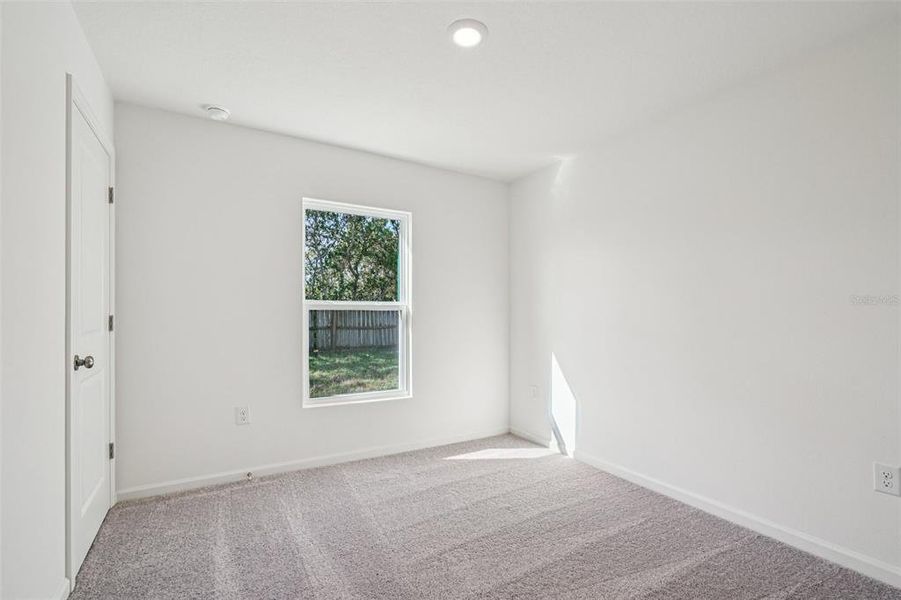 Spacious, unfurnished interior of a new home in Marion Oaks, Ocala (Image 26).
