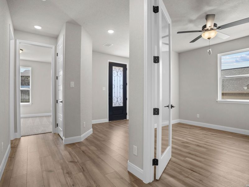 Spacious, unfurnished interior of a new home in Ladera, San Antonio (Image 19).