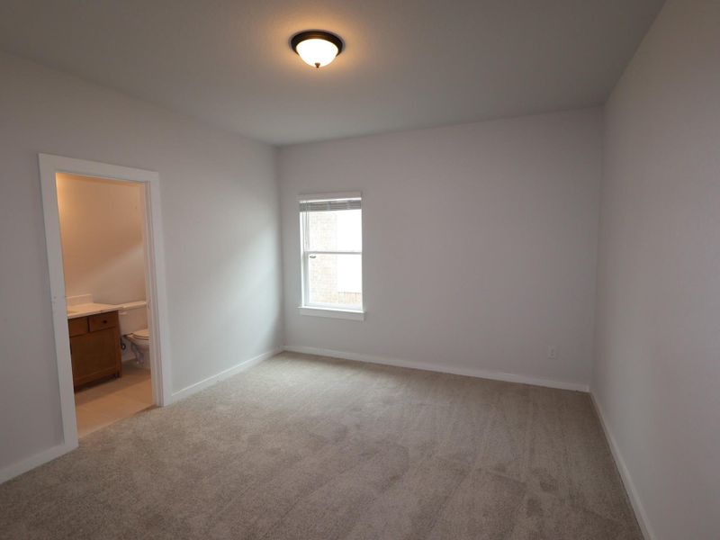 Spacious, unfurnished interior of a new home in Heritage, Dripping Springs (Image 7).