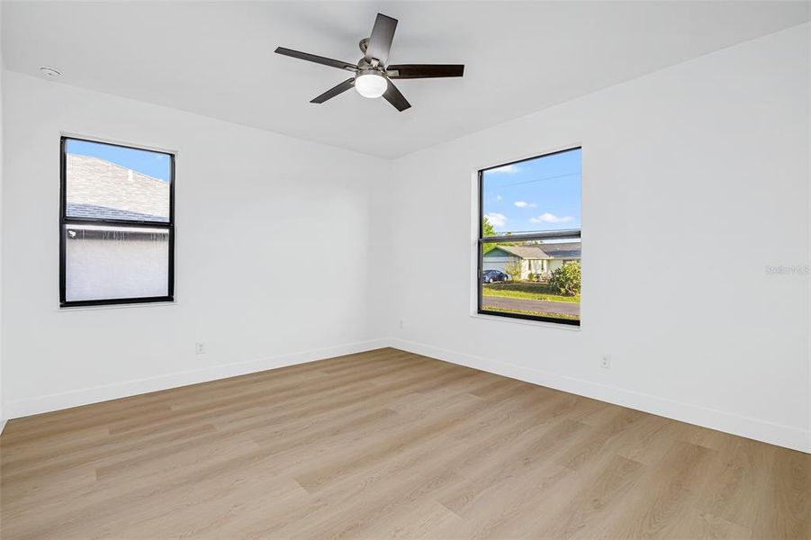 Spacious, unfurnished interior of a new home in , Rotonda West (Image 23).