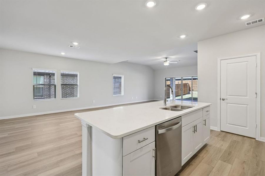 Furnished interior view inside a new home in Southridge - Signature Series, McKinney (Image 16). Furnished interior view inside a new home in Southridge - Signature Series, McKinney (Image 16).