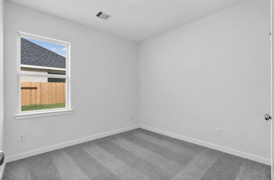 Spacious, unfurnished interior of a new home in Raburn Reserve 50s, Tomball (Image 10).